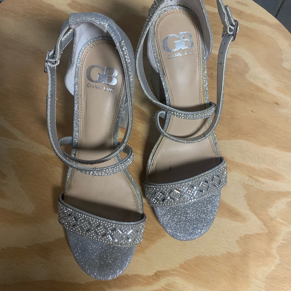 Gianni Bini Sparkly Silver Block Heel Sz 8
